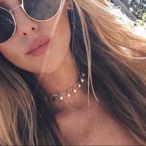 Dangling star choker 🌟
